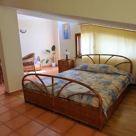 שומן Family Hotel Prolet מראה חיצוני תמונה