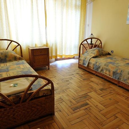 שומן Family Hotel Prolet מראה חיצוני תמונה